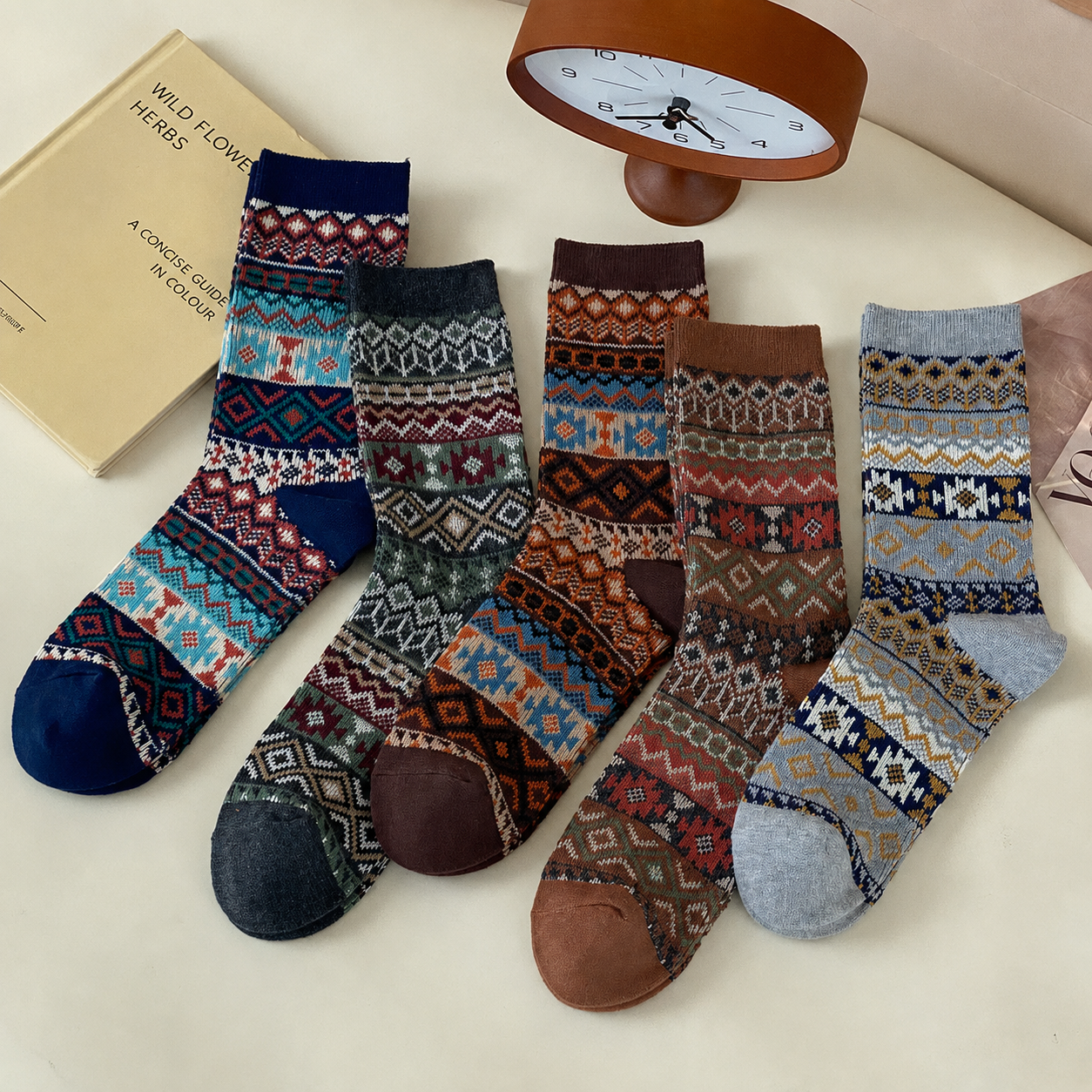Women’s Renaissance Folk Wave Crew Socks – Vintage Pattern Cotton Socks
