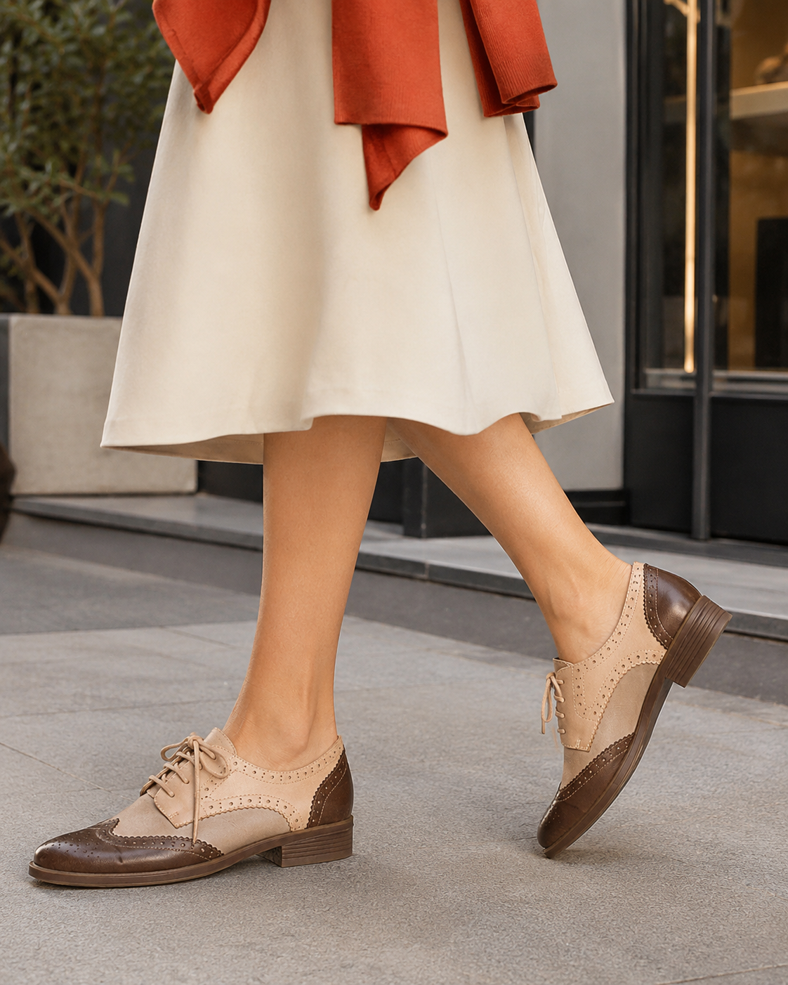 Women’s British-Inspired Lace-Up Brogue Shoes – Brown tri-color