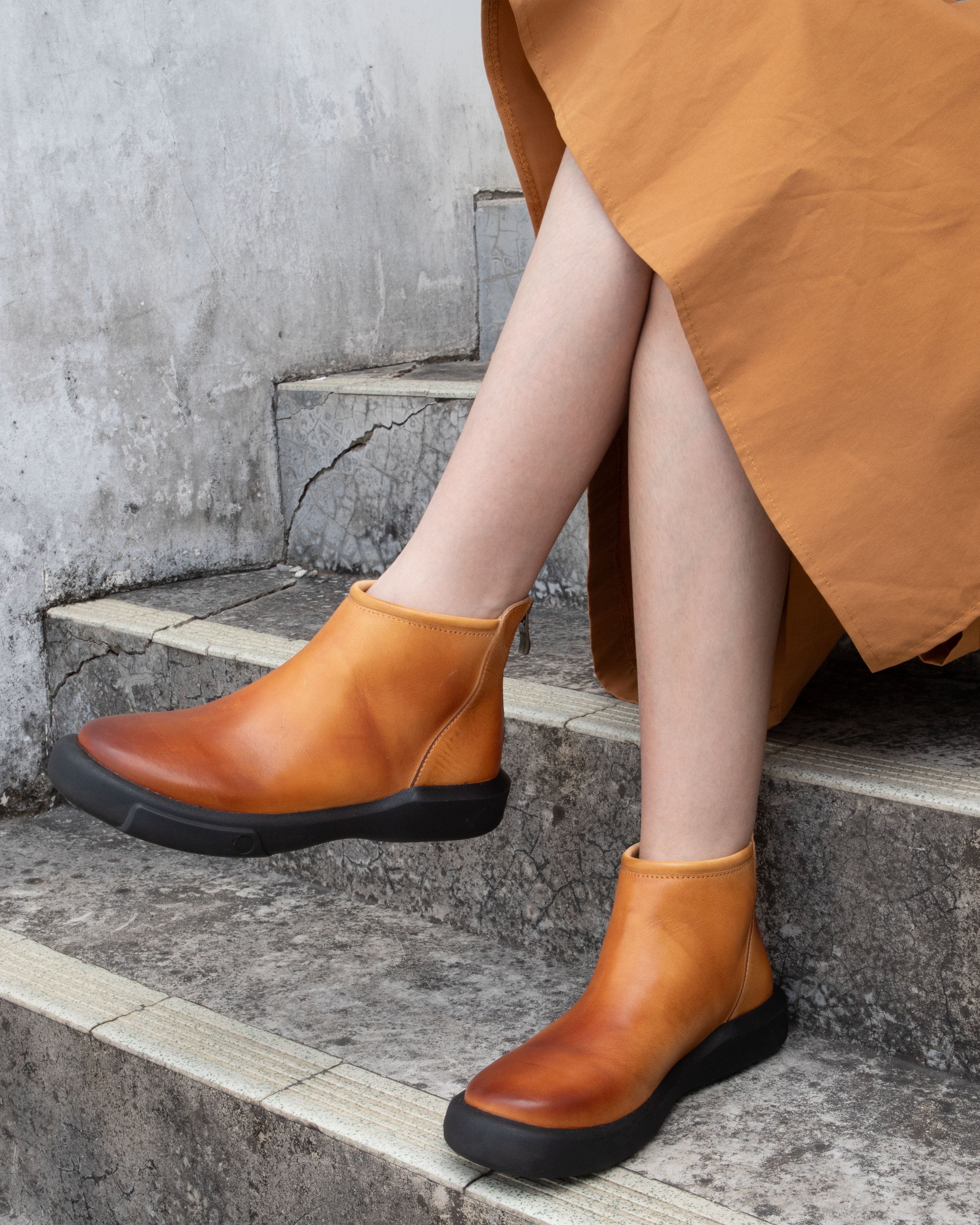 Women's Vintage Leather Ankle Boots – Round Toe Soft Sole Chelsea Boots