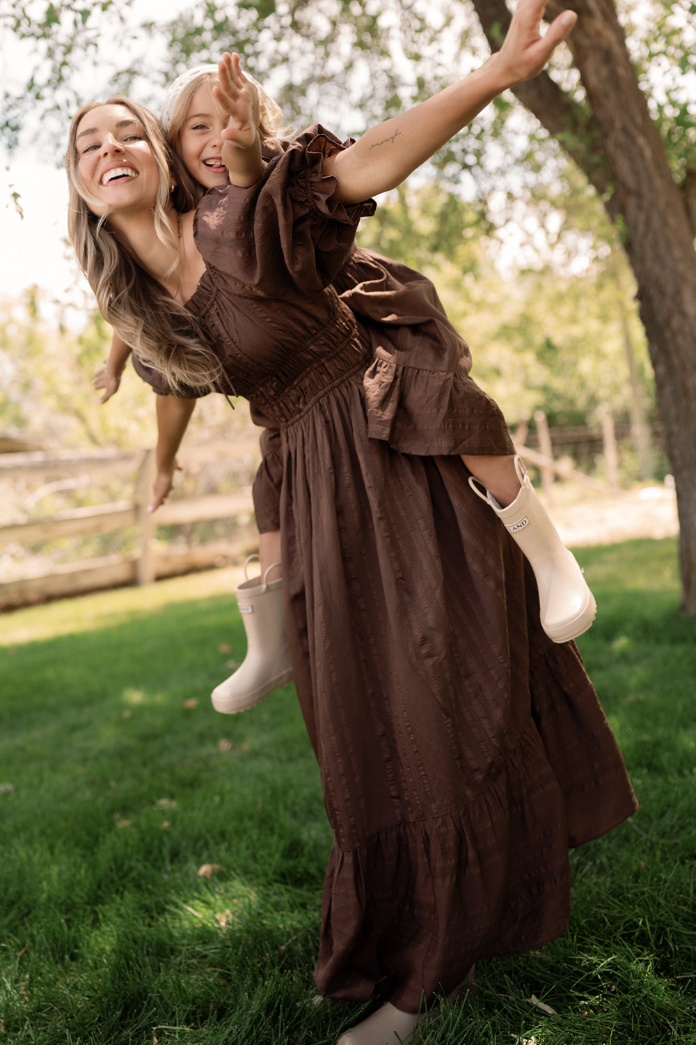 Maleah Dress in Warm Cocoa