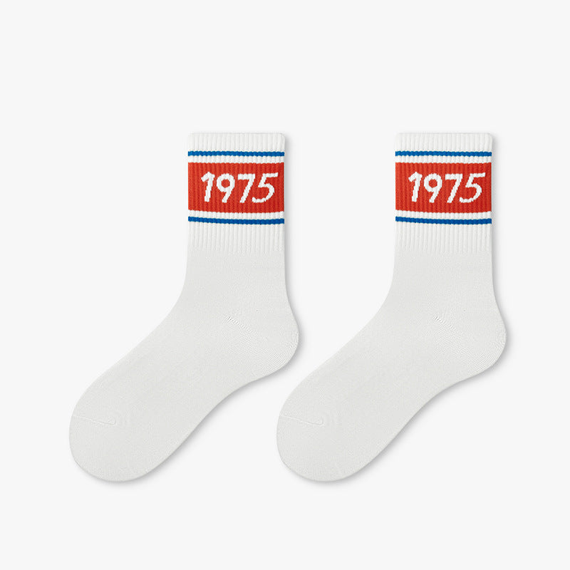 Unisex Ocean Shark Long Crew Socks – Casual Skateboard Sport Socks