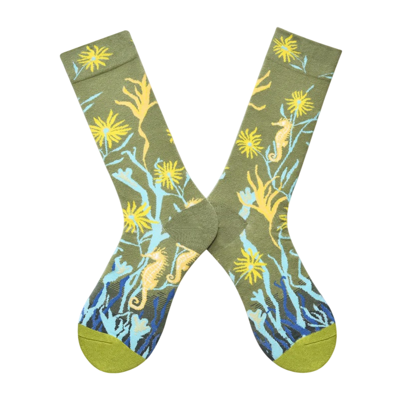 Women’s Pressed Leaf Long Crew Socks – Elegant Nature-Themed Winter Socks