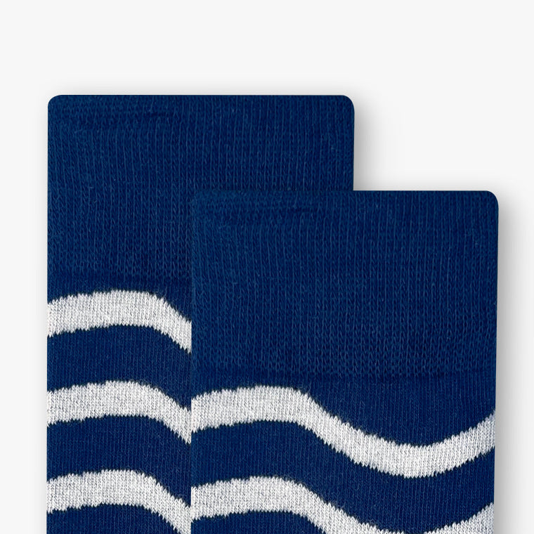 Unisex Ocean Shark Long Crew Socks – Casual Skateboard Sport Socks