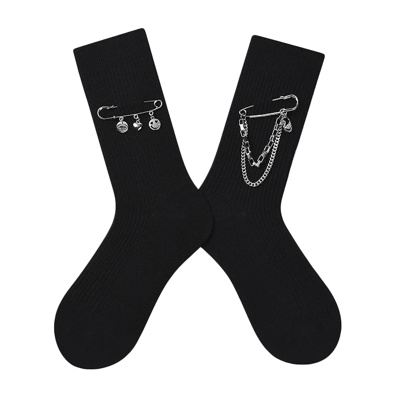 Women’s Chain-Accent Mid-Calf Socks – Edgy Moisture-Absorbing Casual Socks