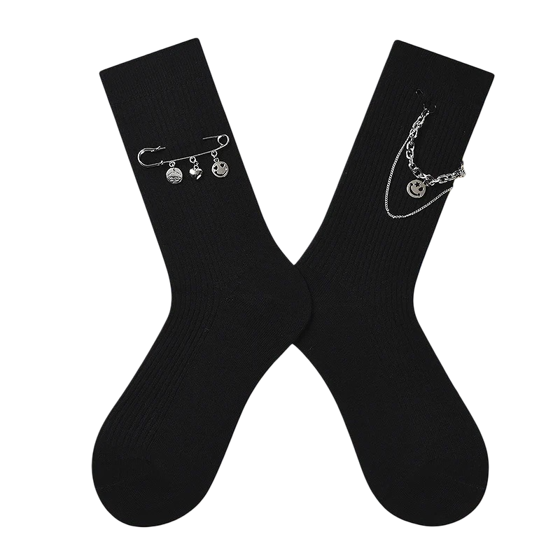 Women’s Chain-Accent Mid-Calf Socks – Edgy Moisture-Absorbing Casual Socks