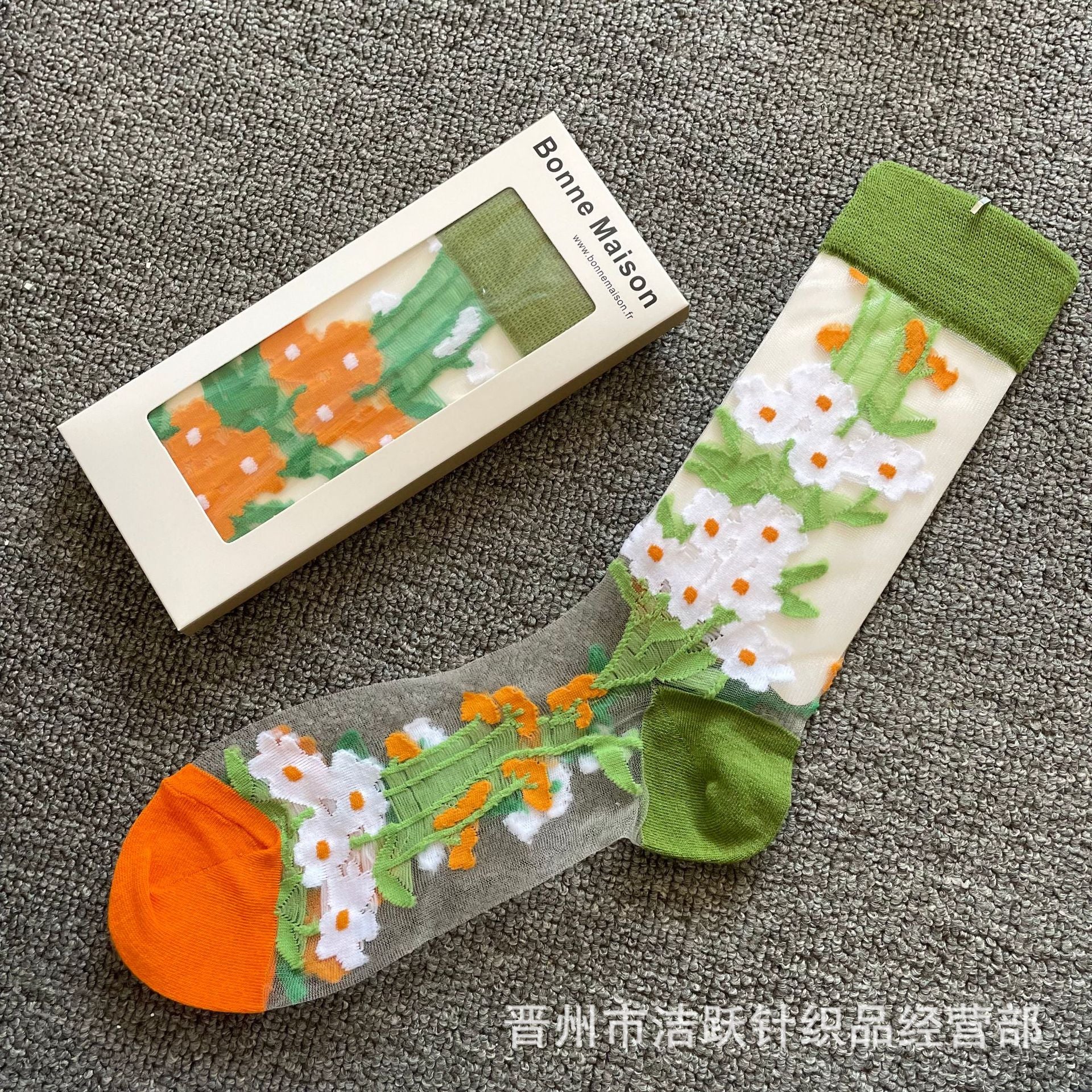 Bonne Sheer Pattern Crew Socks - Design 24