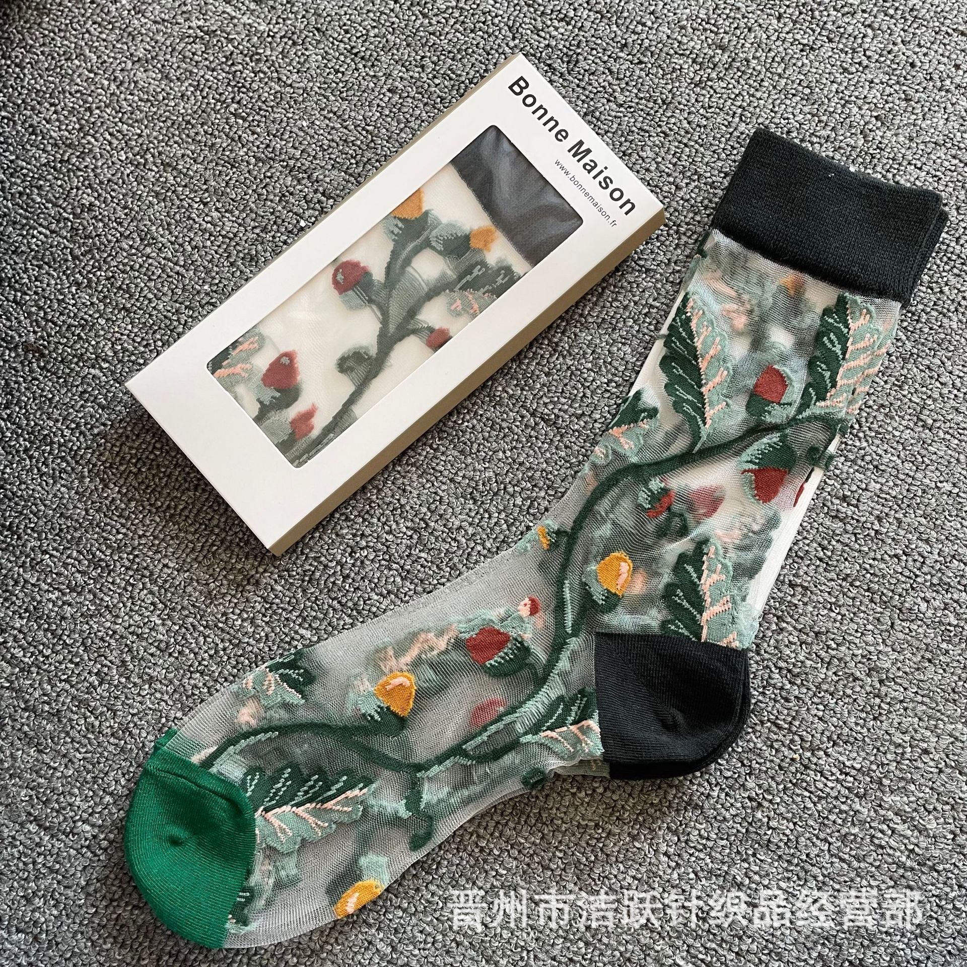 Bonne Sheer Pattern Crew Socks - Design 15
