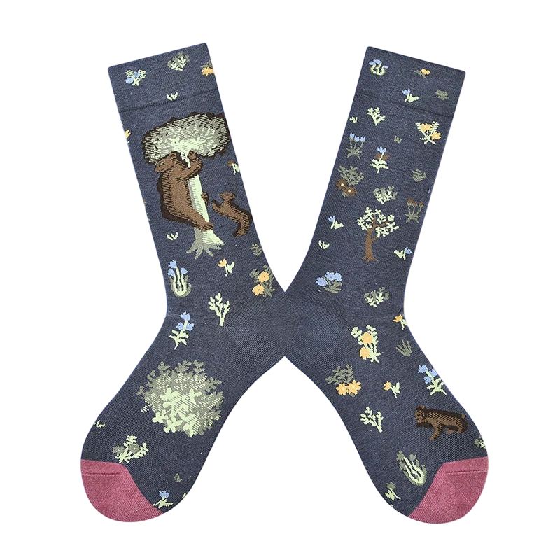Women’s Minimal European Crew Socks – Versatile Cool-Season Fashion Socks