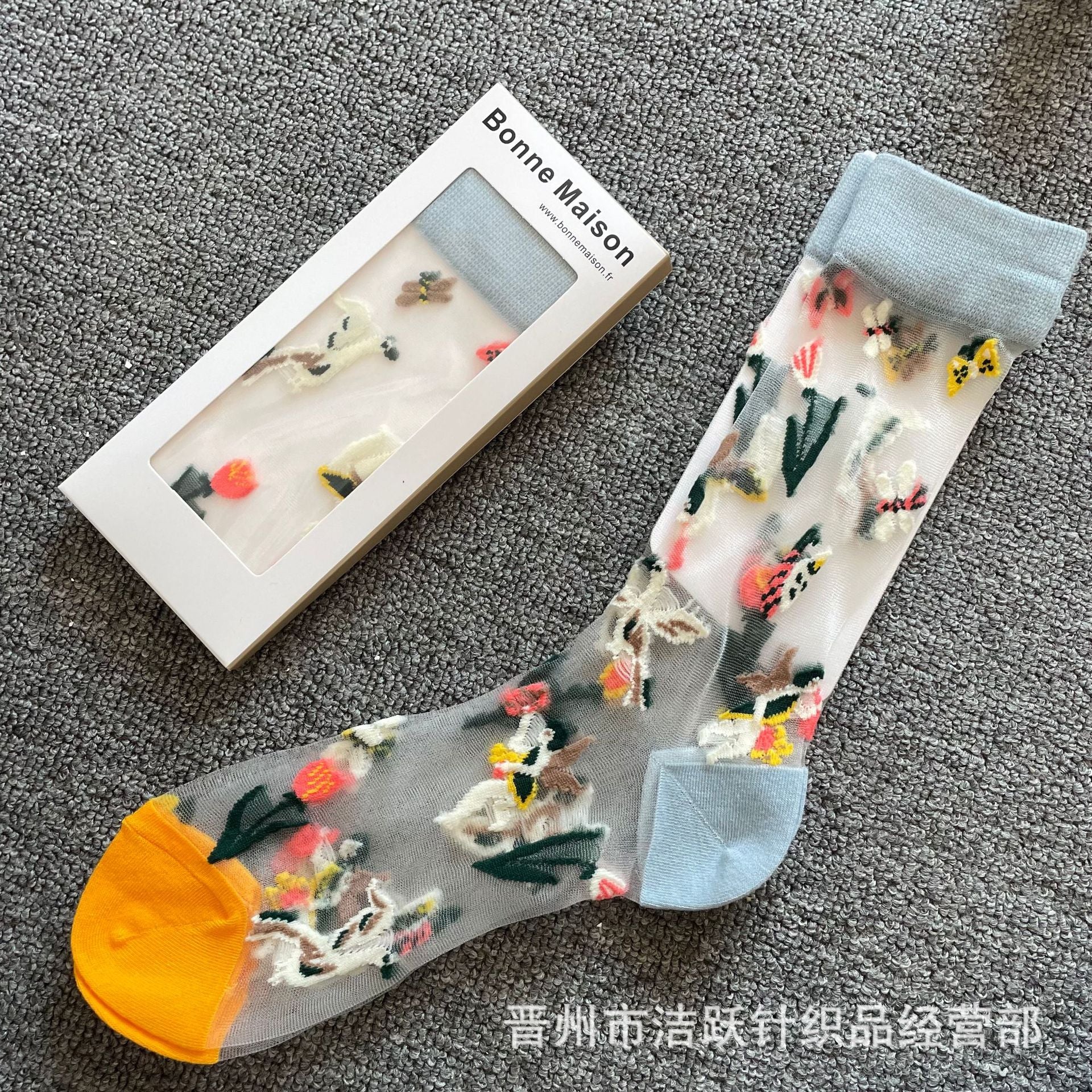 Bonne Sheer Pattern Crew Socks - Design 18