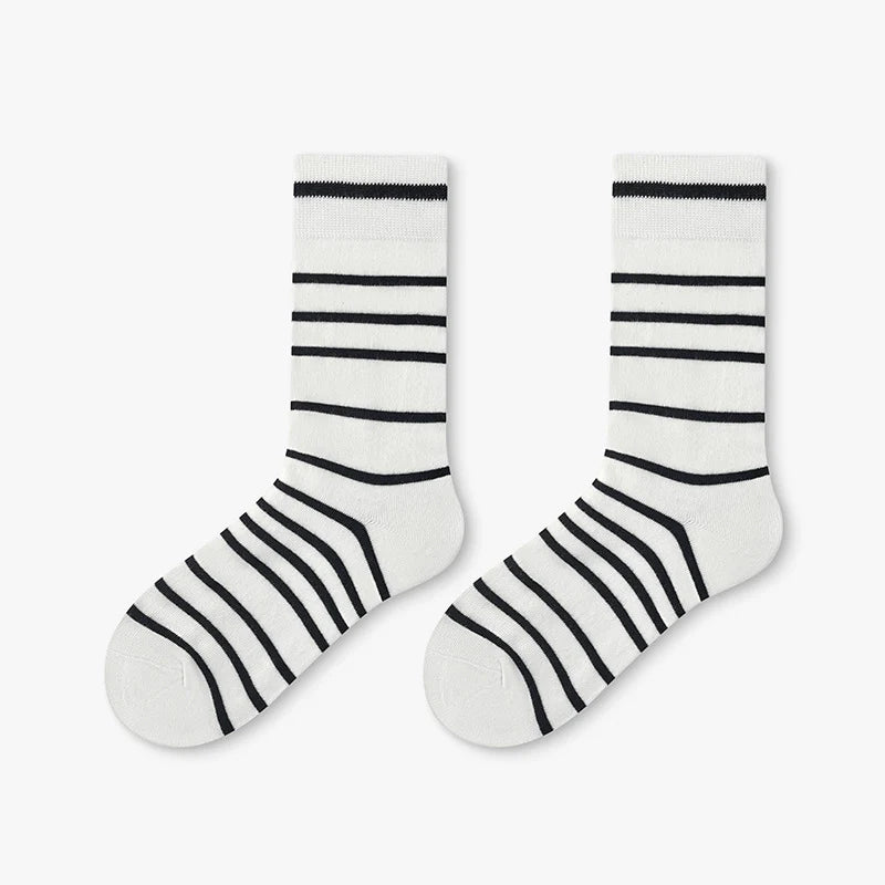 Unisex Cartoon Shark Athletic Socks – Collegiate Cotton Mid-Calf Socks