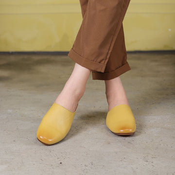 Women’s Leather Square-Toe Mule Flats
