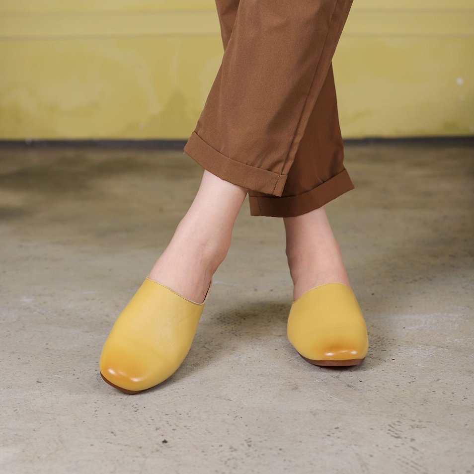 Women’s Leather Square-Toe Mule Flats