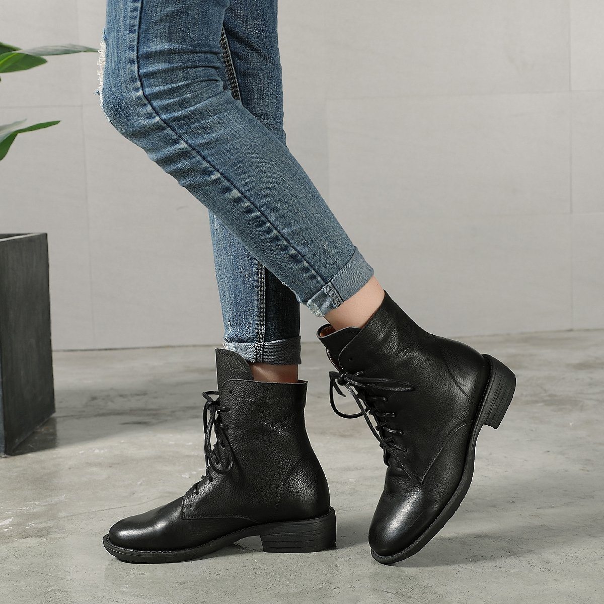 Winter Boots Handmade Genuine Leather Lace-Up Combat Boots Retro Chunky Ankle Boots Black/Coffee