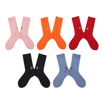 Unisex Mini Strawberry Embroidered Crew Socks – Smooth-Toe Cotton-Blend Couple Socks